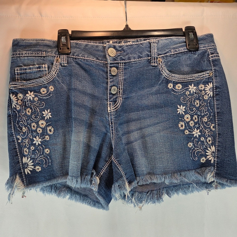 Amethyst Jeans Distressed Cut Off Shorts Embroidered Button Fly Denim Size 13